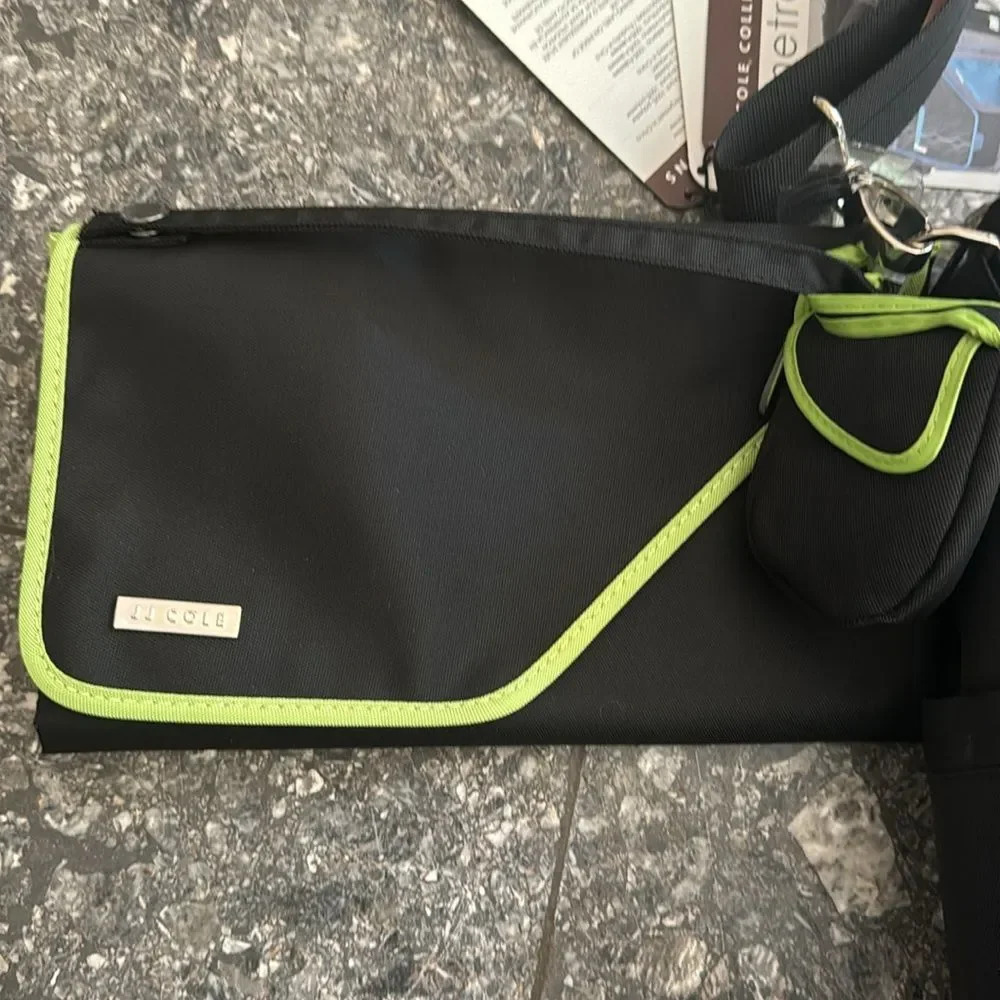 JJ Cole black/lime/gray pattern multi compartment… - image 4